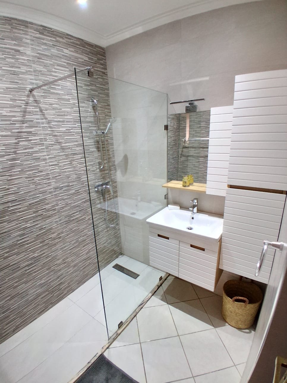 Écrin Doré – Appartement chic à Agadir — 1 chambres, Agadir ,Avenue El Hamra — Coin Du Ciel