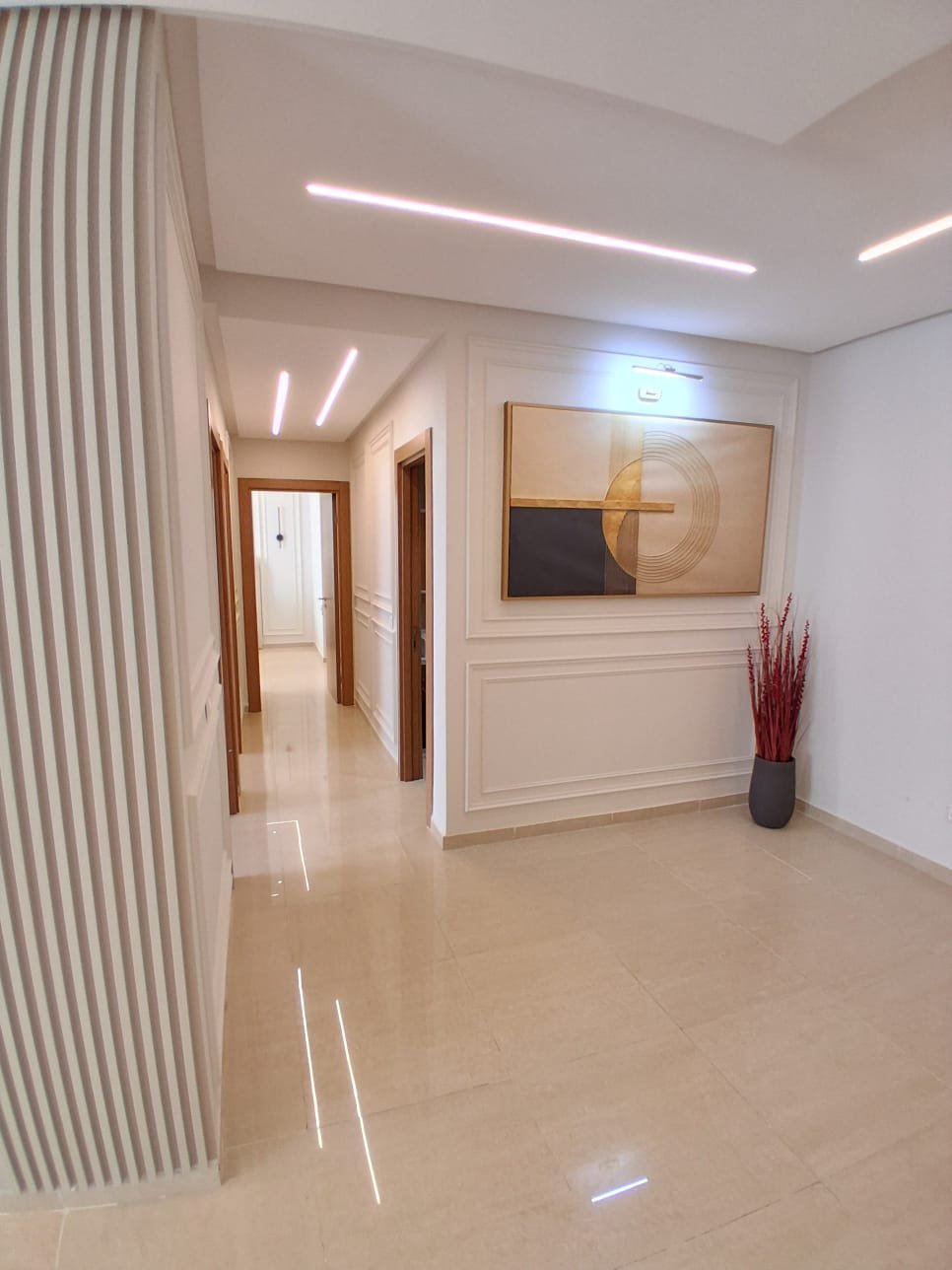 L'Écrin Doré : S+2 Luxe-piscine — 2 chambres, Islane Hay El Mohamamdi — Coin Du Ciel