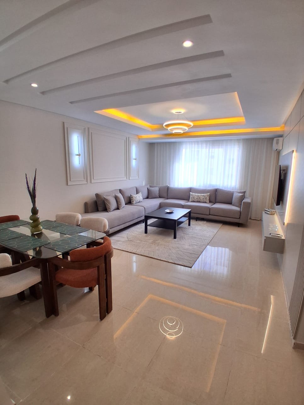 L'Écrin Doré : S+2 Luxe-piscine — 2 chambres, Islane Hay El Mohamamdi — Coin Du Ciel